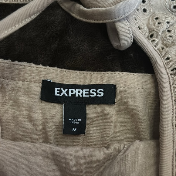 Express M Eyelet Ruffle Halter Top - Picture 4 of 13